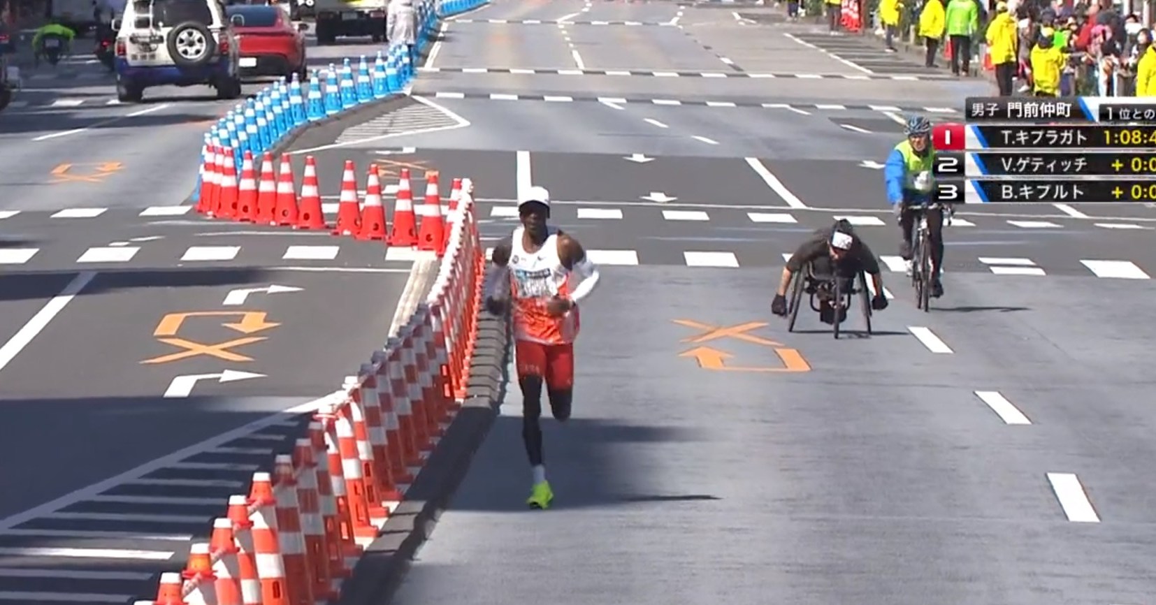 Maratón de Tokio: Kipchoge no bajó los brazos y terminó la carrera