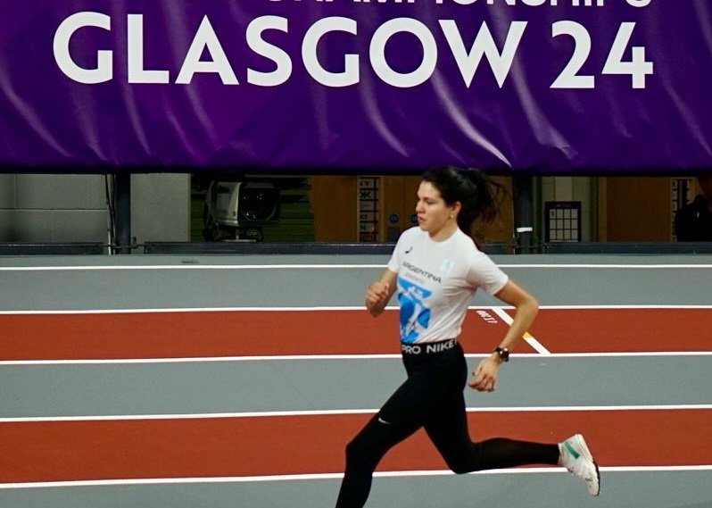 Campeonato Mundial Indoor: Fedra Luna Sambrán entra en acción