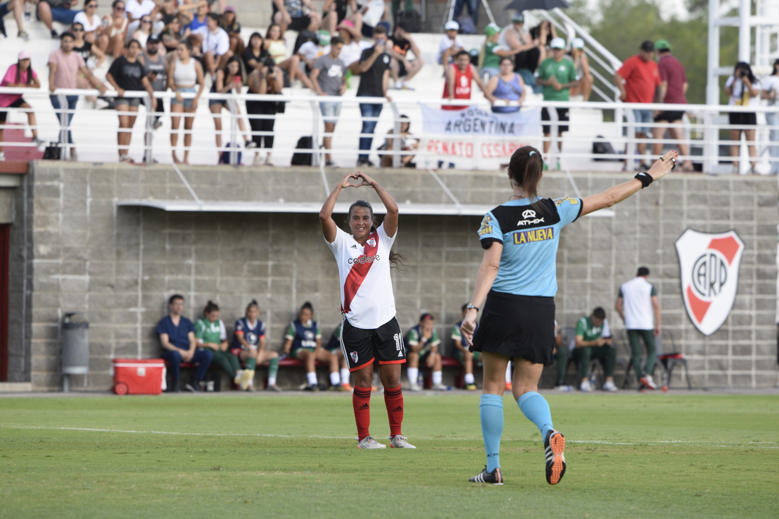 River Plate y Kotex celebran el Día del Fútbol Femenino