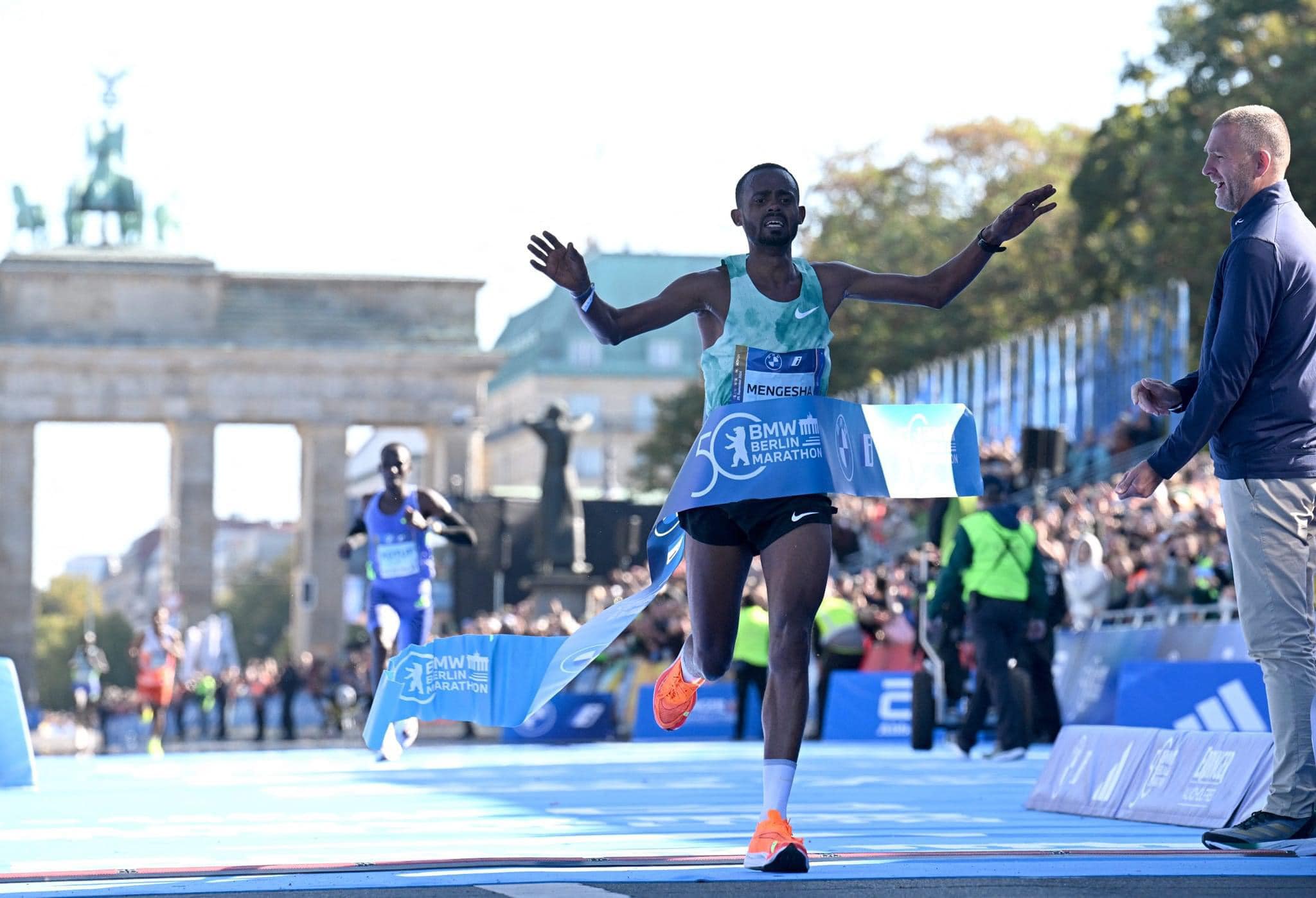 Maratón de Berlín: Mengesha gana en medio de una gran paridad