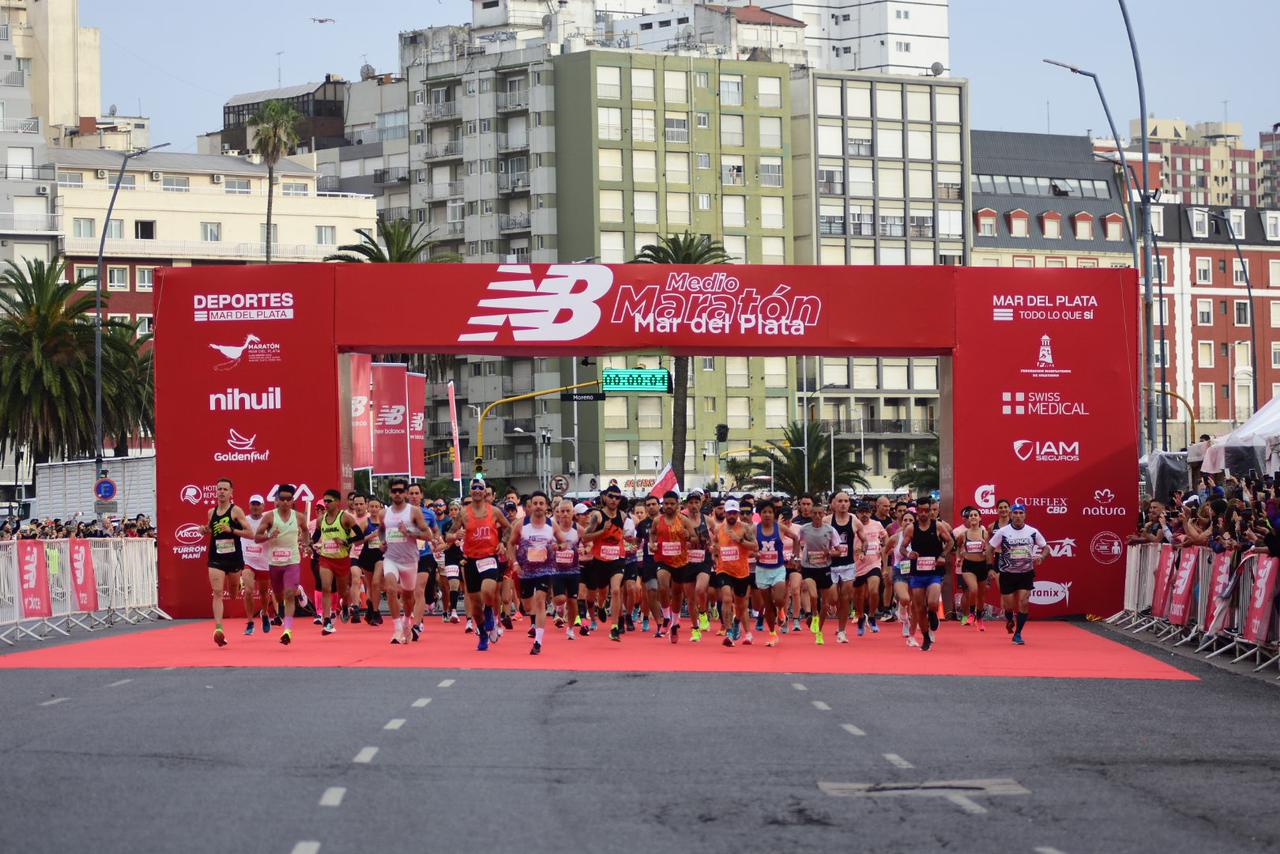 Joaquín Arbe y Micaela Levaggi se impusieron en la Media Maratón de Mar del Plata