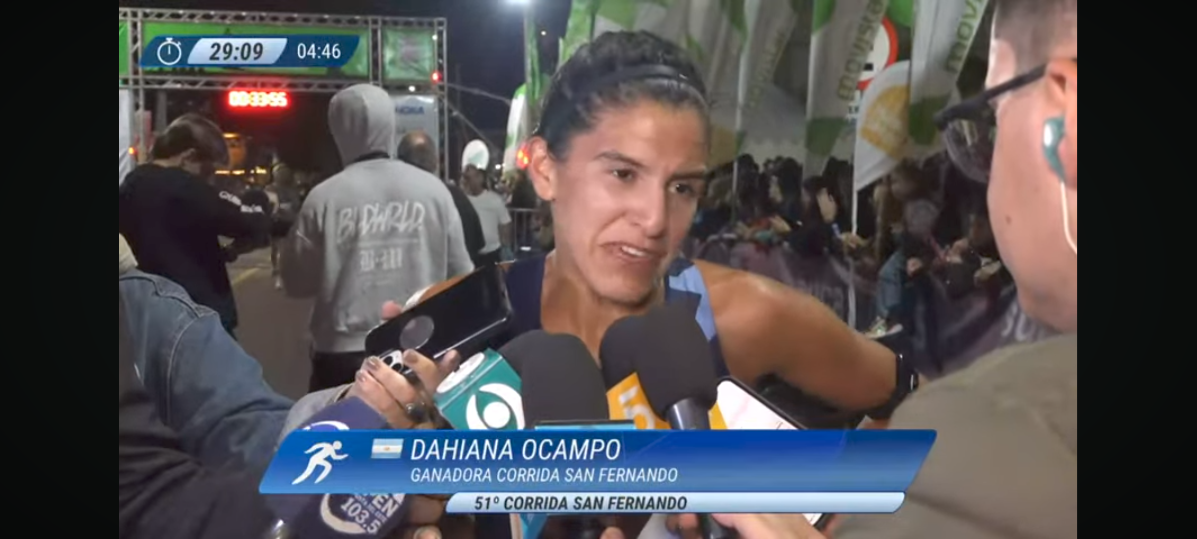 Corrida San Fernando: Victoria de Ocampo entre las damas